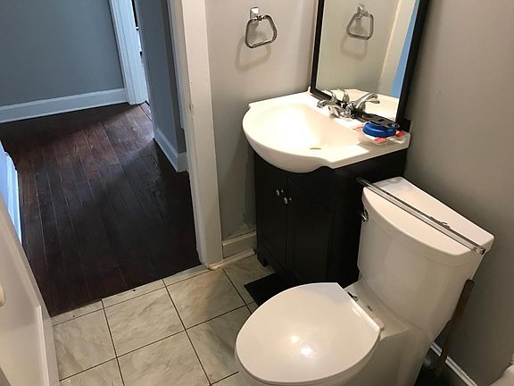 3rd image of 318 W 8th St