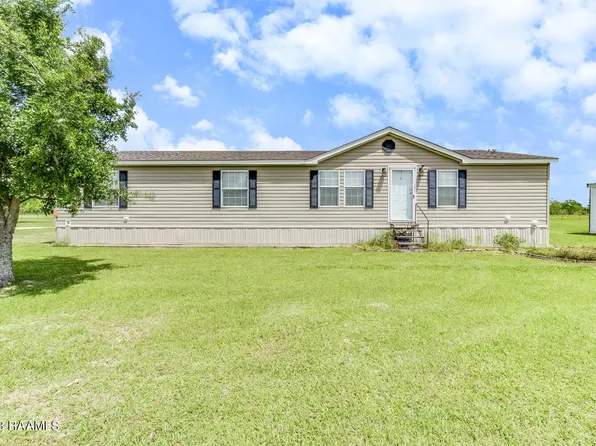 220 Secretariat Ln, Rayne, LA 70578