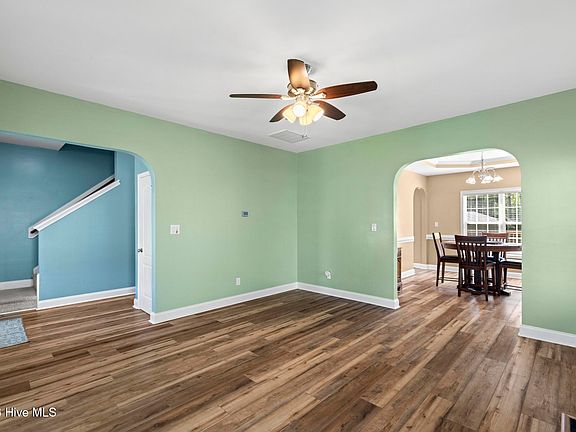 4th image of 220 Gelynda Court
