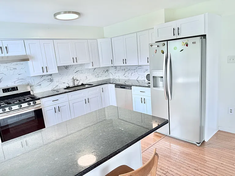101 Jonathan Dr — Photo 10