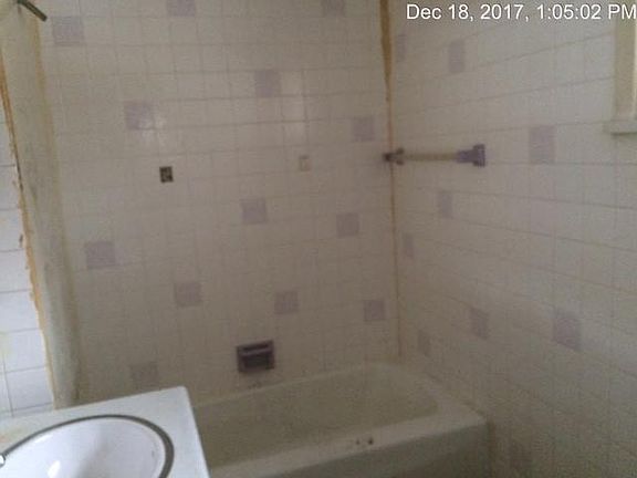4th image of 86 Higley Ave