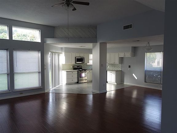 2nd image of 6523 Fairbourne Dr