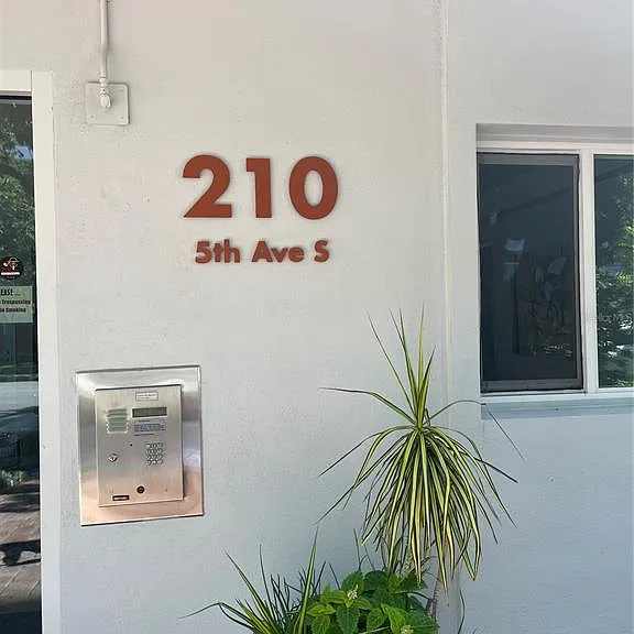 210 5th Ave S #209 — Photo 2