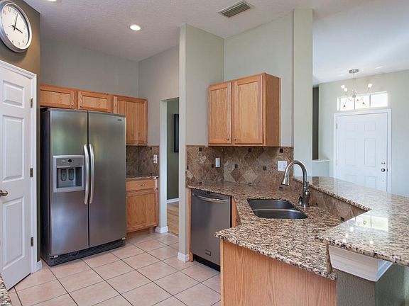 5th image of 602 51st Ave N #1