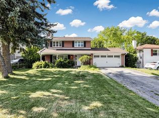 126 Sherwood Forest Dr, Markham, ON L3P 1R1