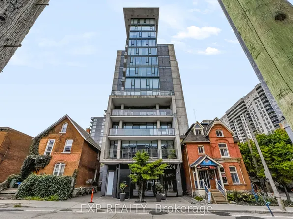 224 Lyon St N, Ottawa, ON