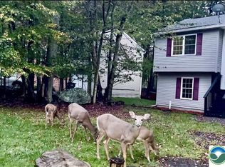 8440 Bear Trail Dr, Tobyhanna, PA 18466