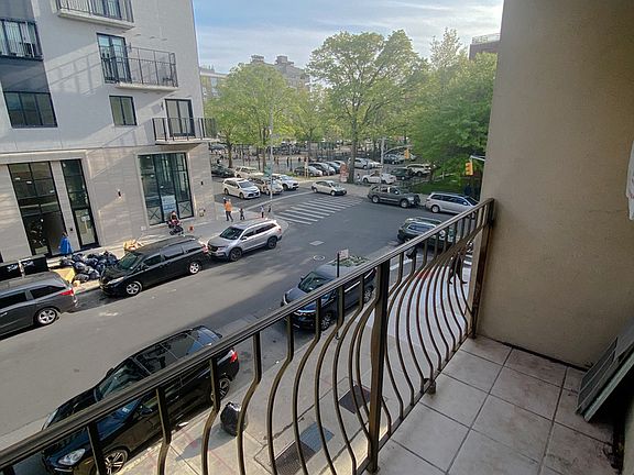 4th image of 93 Stockton St #3