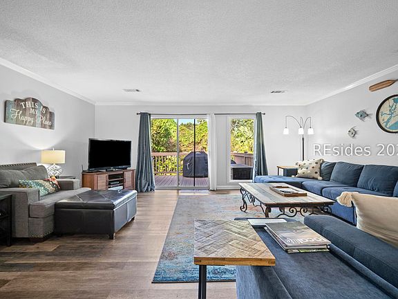 5th image of 45 Queens Folly Rd APT 677