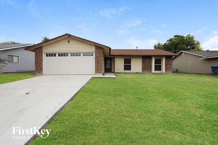 1st image of 834 Saddlebrook Dr