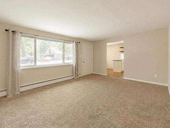 2nd image of 2363 Darnell St
