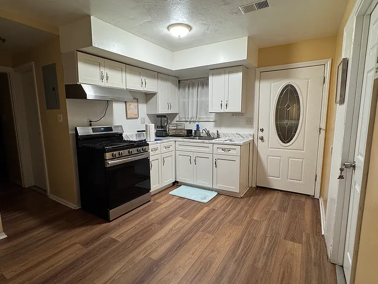 61 Ada Dr #1F — Photo 6