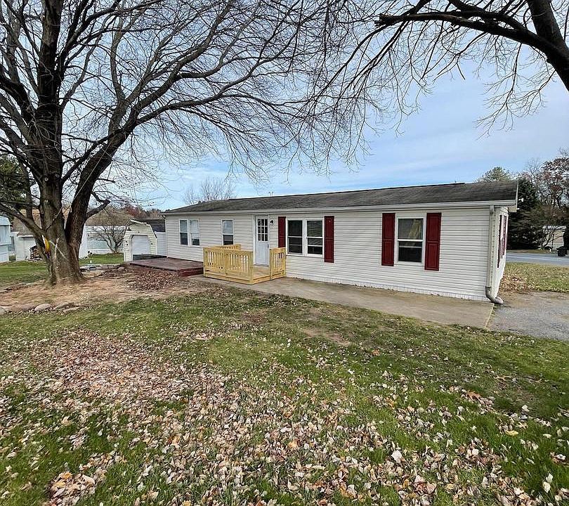 1st image of 32 Walnut Dr