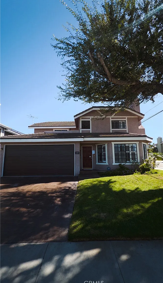 3 bed, 1981 sqft, $6,400 — Photo 1