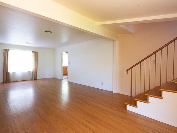 4th image of 945 N Hope Ave