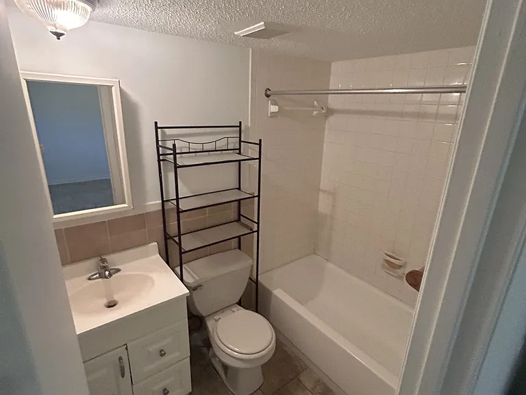 1632 Jefferson Ave #105 — Photo 9