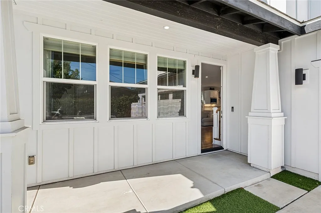 4 bed, 2744 sqft, $8,250 — Photo 2