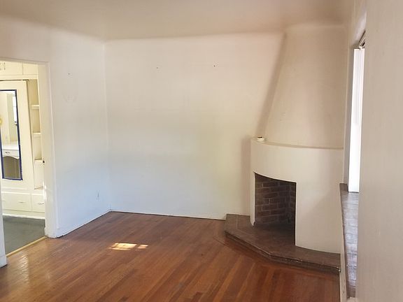 2nd image of 414 Pine St SE APT 4