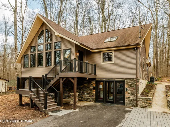 127 Oswayo Dr, Pocono Lake, PA 18347