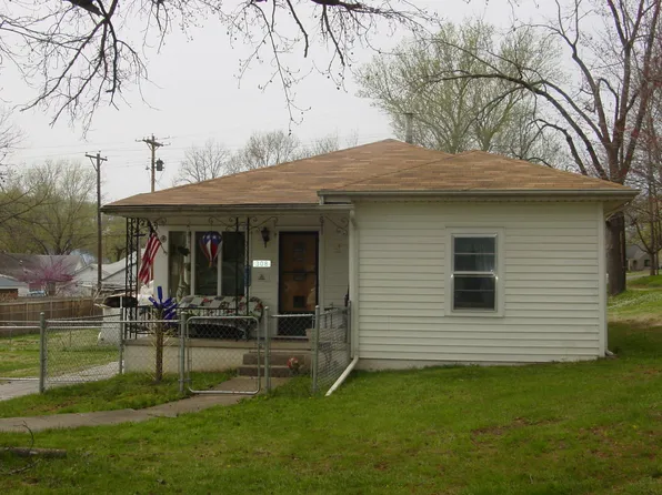308 Creek Avenue, Crane, MO 65633