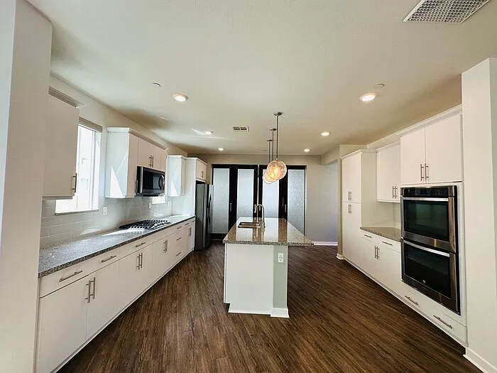 1835 Vesta Dr — Photo 13