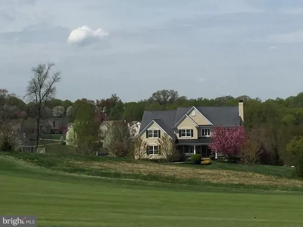 134 Portmarnock Dr, Avondale, PA 19311