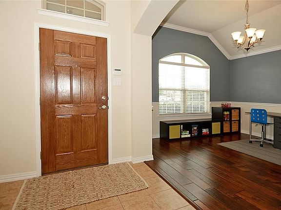 2nd image of 9424 Caliente Dr