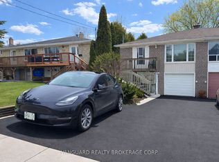 753 Sunnypoint Dr, Newmarket, ON L3Y 2Z7