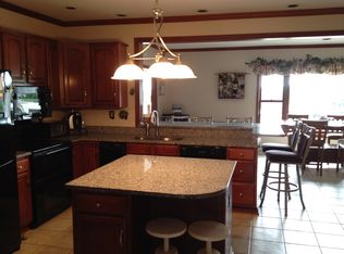 128 Hickory Heights Dr, Bridgeville, PA