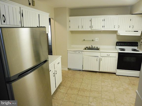 5th image of 13611 Arctic Ave