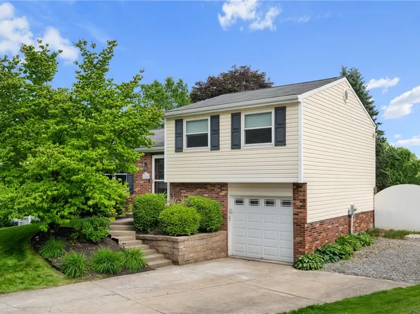 616 Meade Dr, Coraopolis, PA 15108