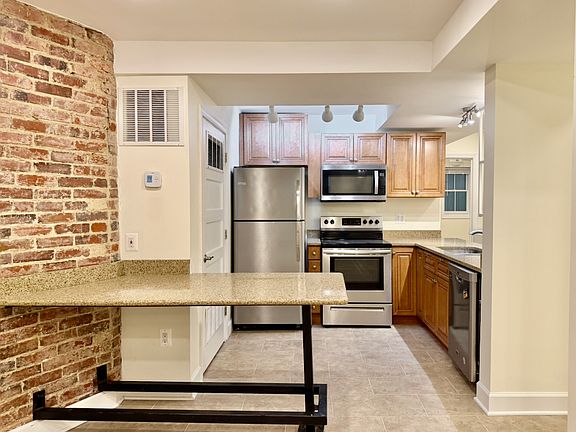 3rd image of 1833 Lamont St NW APT 1