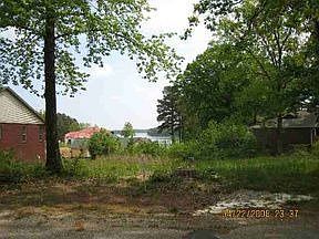 3rd image of 119 E Lakeland Point