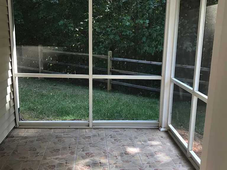 125 Keswick Ln — Photo 12