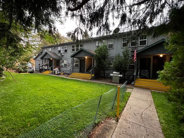 157 Center St #8