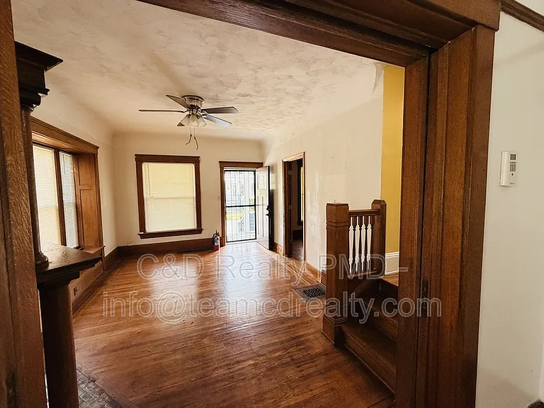 10749 Hull Ave — Photo 5