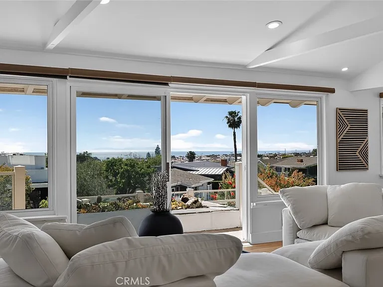 428 Cabrillo Ter — Photo 3