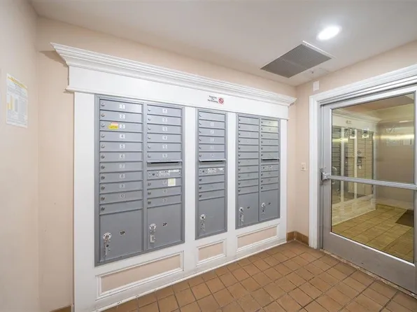 1209 Summit Avenue image 15 of 21