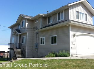 1607 S College St, Seattle, WA 98144