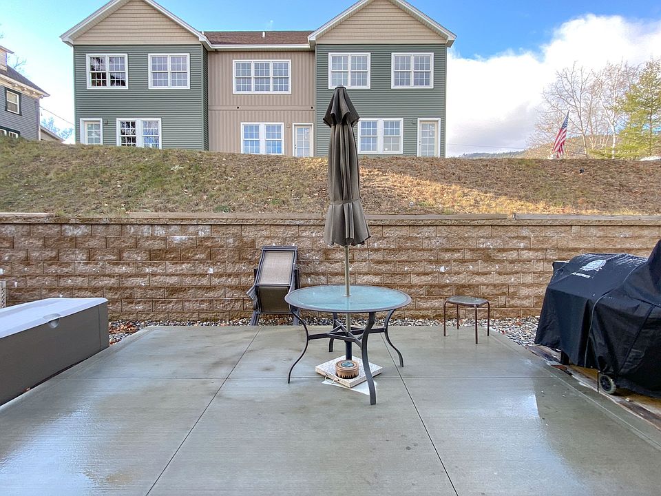 1st image of 41 Dieskau St