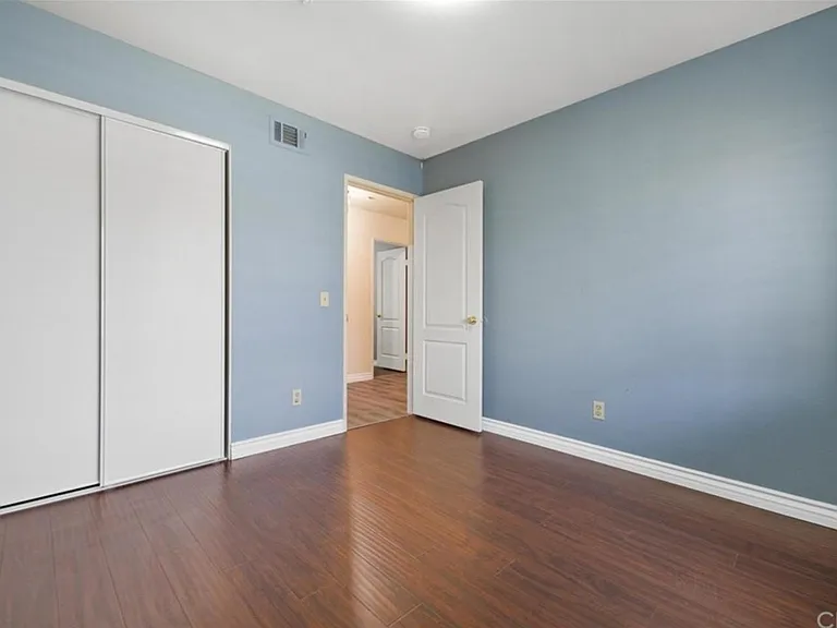 1645 W Victoria St — Photo 30