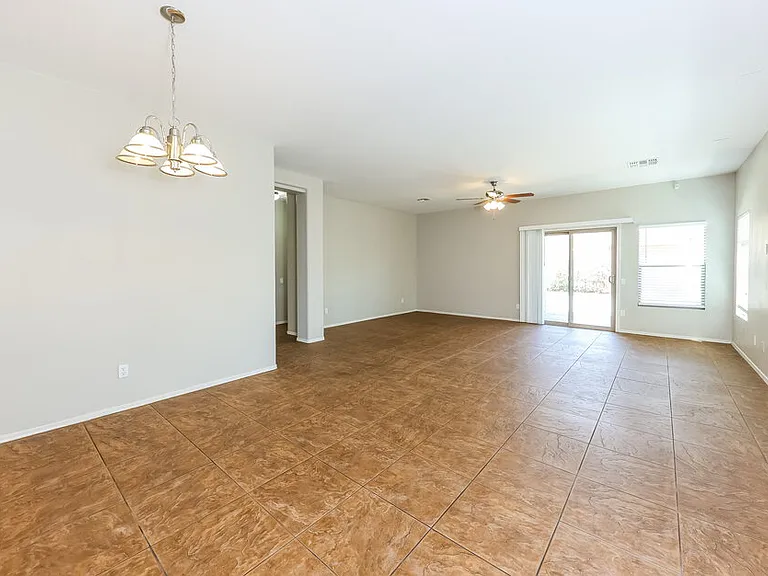 5438 W Pollack St — Photo 5