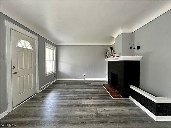 4th image of 323 E Philadelphia Ave