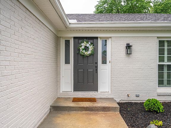 4th image of 10357 Peachtree Ln