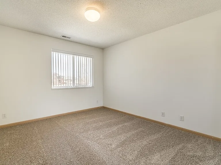 Northridge Heights Apartments — Photo 201