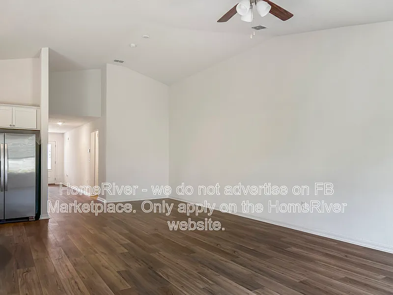 5 bed, 3.0 bath, 1981 sqft, $2,545 — Photo 4