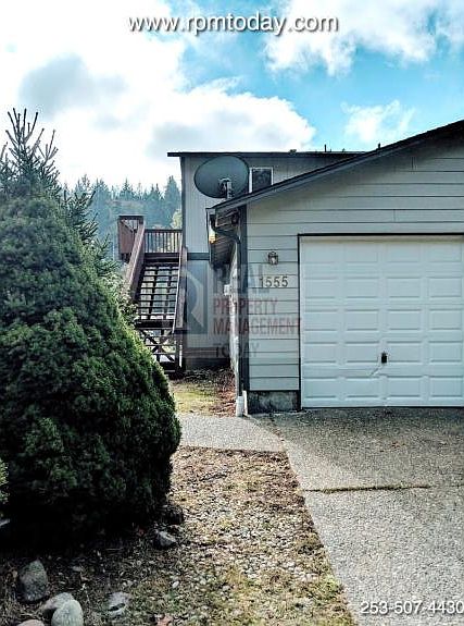 1st image of 1555 W Railroad Ave