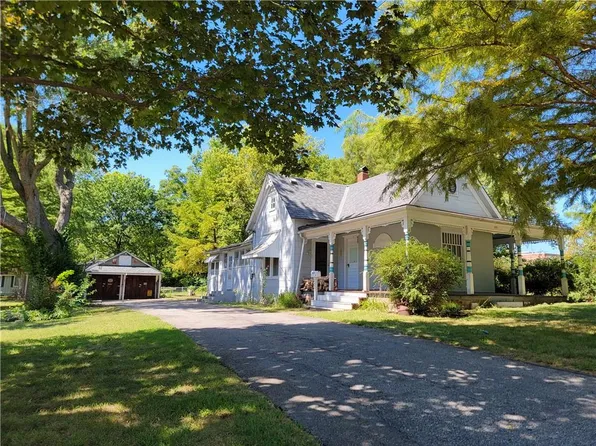 315 SW 10th St, Blue Springs, MO 64015