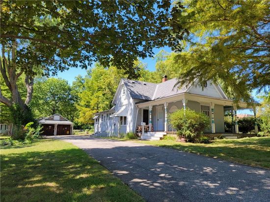 315 SW 10th St, Blue Springs, MO 64015