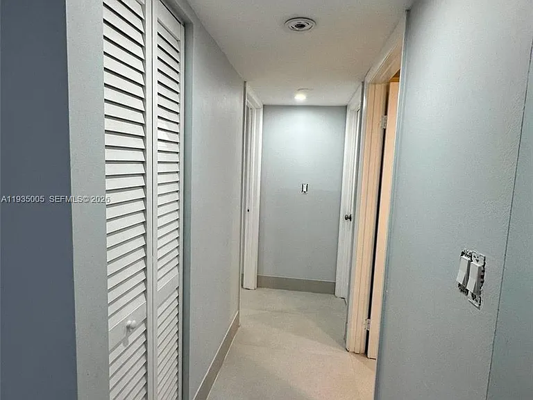 9440 SW 8th St #402 — Photo 31